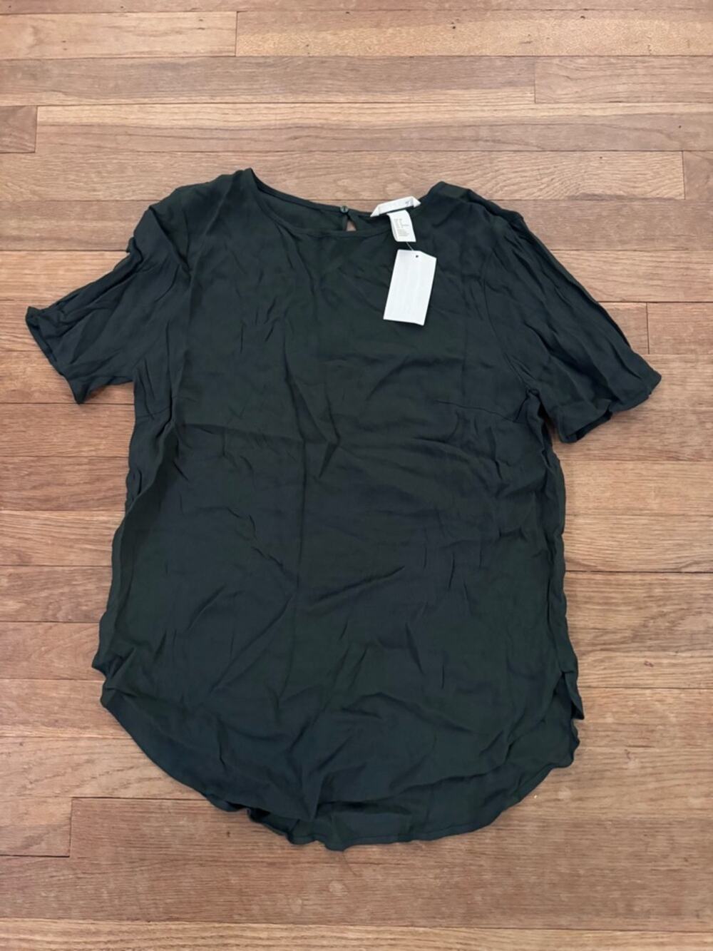 NWT H&M Women's Green Short Sleeve Blouse - Size 8
 b23